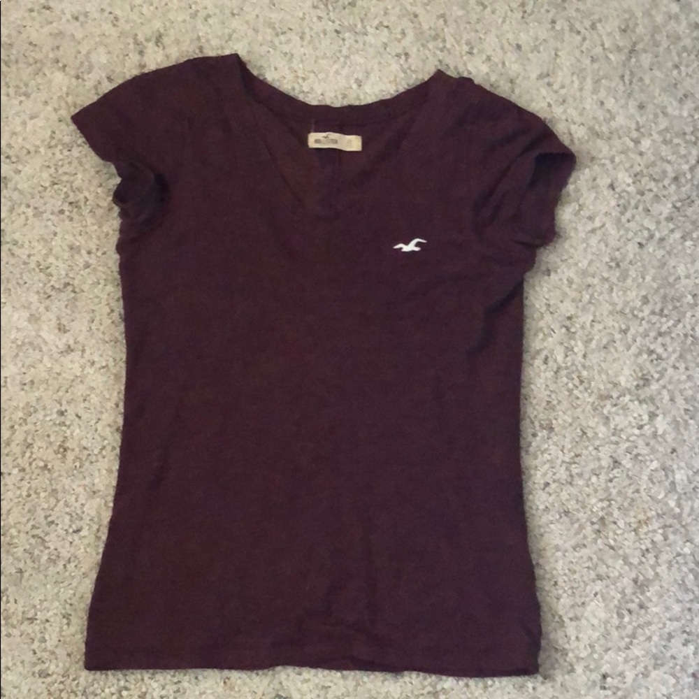 Hollister maroon vneck